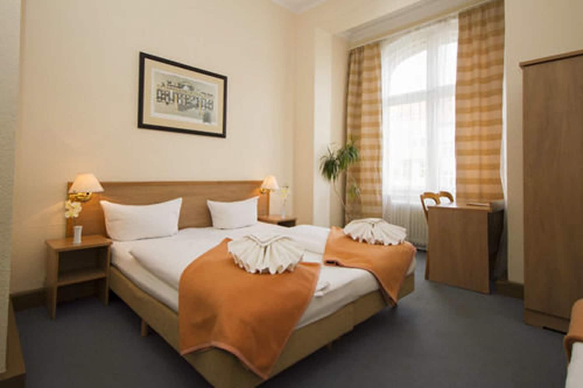 Hotel Spreewitz Am Kurfuerstendamm Berlin Bagian luar foto