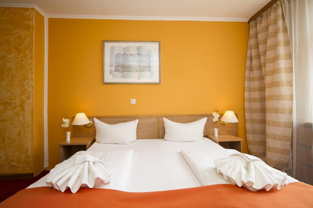 Hotel Spreewitz Am Kurfuerstendamm Berlin Bagian luar foto