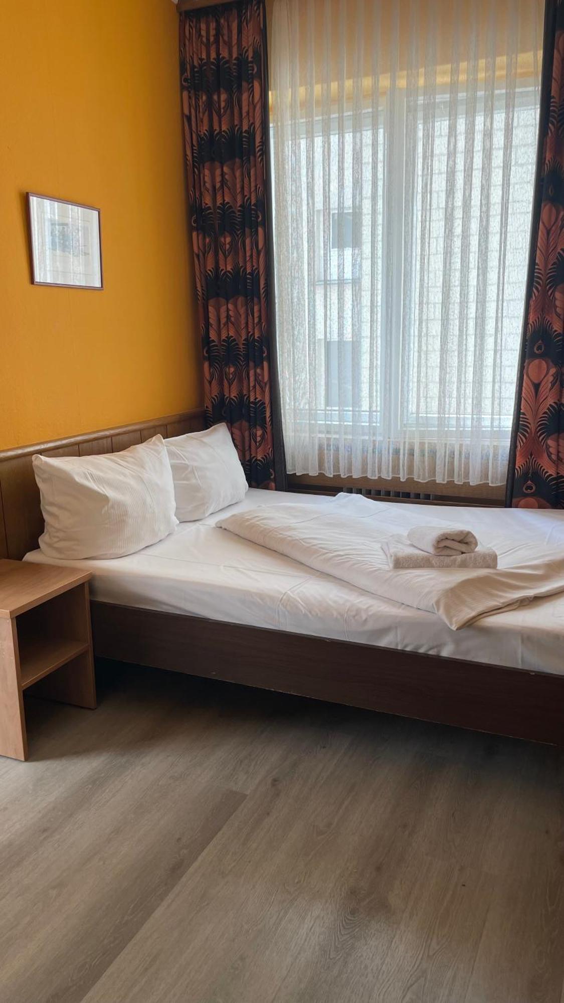 Hotel Spreewitz Am Kurfuerstendamm Berlin Bagian luar foto