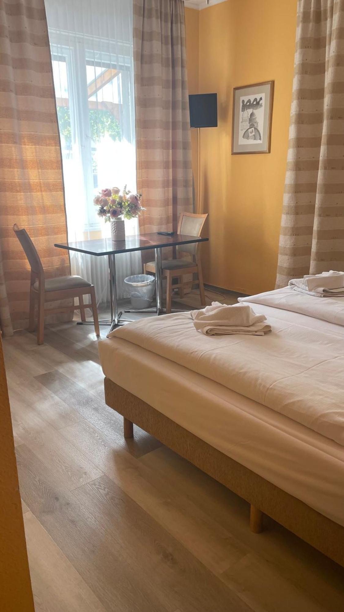 Hotel Spreewitz Am Kurfuerstendamm Berlin Bagian luar foto